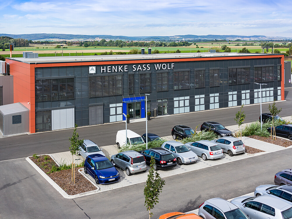 HSW Mikrooptik Noerten-Hardenberg Foto des Gebäudes der HSW Mikrooptik in Noerten-Hardenberg.