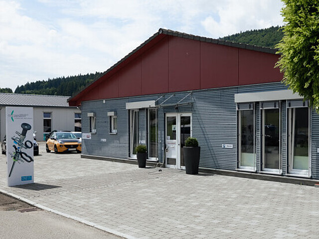 Foto des Gebäudes der Klaus Wenkert Medizintechnik GmbH in Seitingen-Oberflacht.